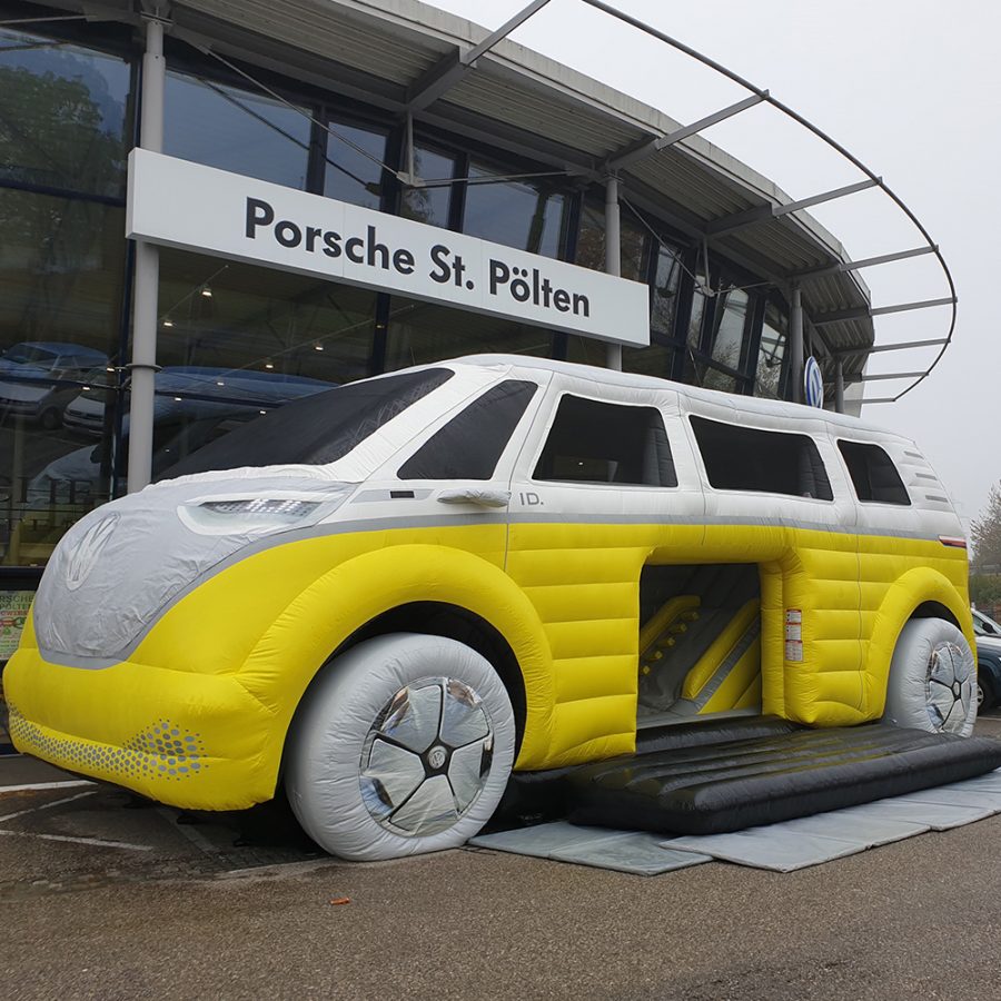 aufblasbarer VW Bus in echt